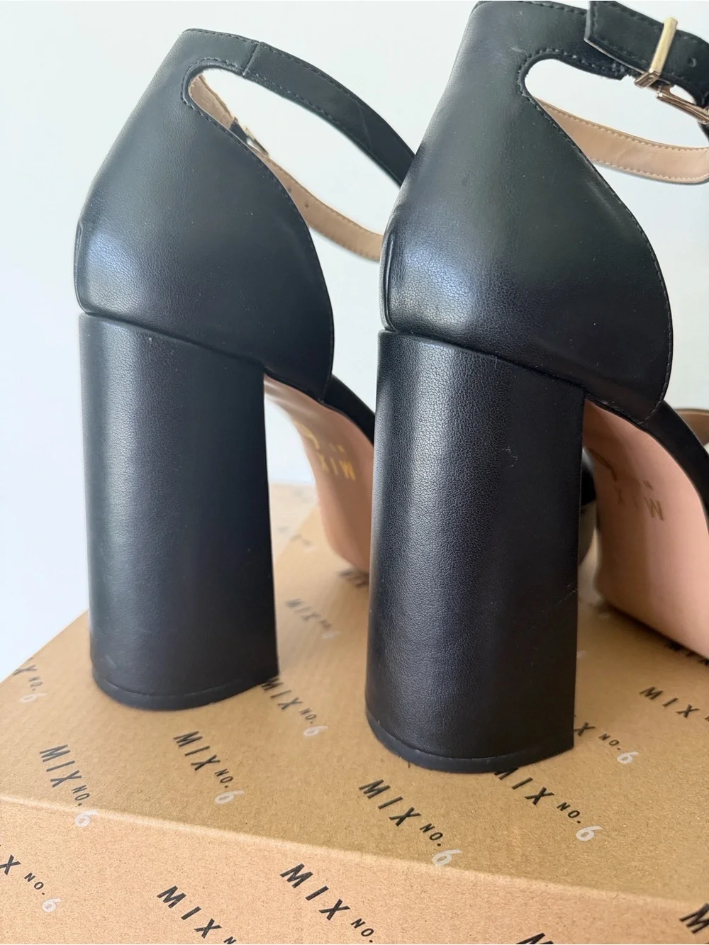 Mix No.6 Women's Vallie Platform Sandal in Black Size 9